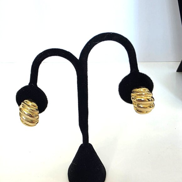 Vintage 80s Gold Tone Clip-on Half Hoop Twist Earrings - Picture 1 of 4